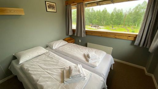 Dobbeltseng med håndklær